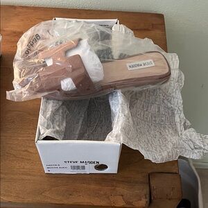 Steve Madden Mocha Suede Flats